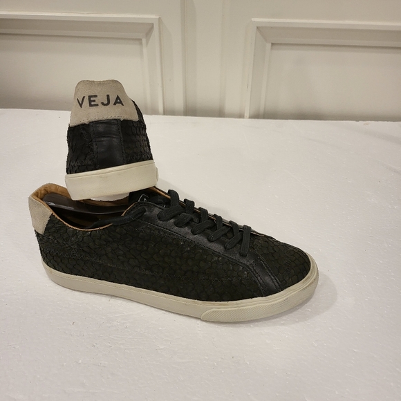 Veja Shoes - Veja Bastille Sneakers "RARE"